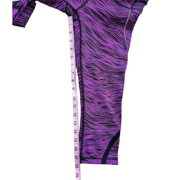 LULULEMON On Track Crop Life Lines Polar Pink & Black Reflective 21” Size 4 NWOT - Picture 10 of 10